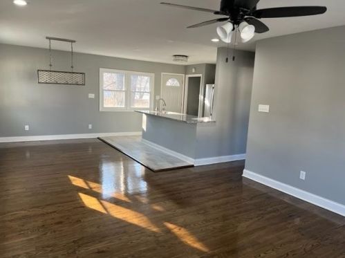 6749 3rd Ave, Gary, IN 46403-2416