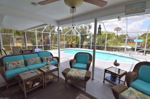 1461 16th St, Cape Coral, FL 33990-6717