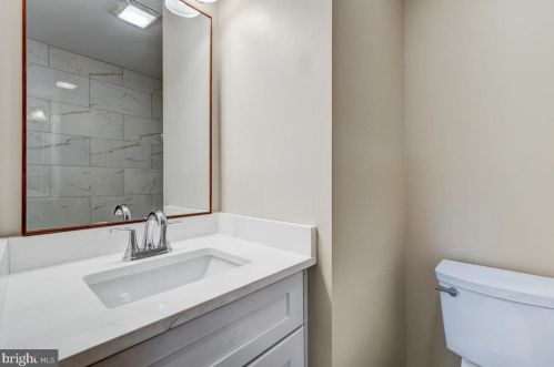 601 Clearwater Ct, Herndon VA  20170-4125 exterior