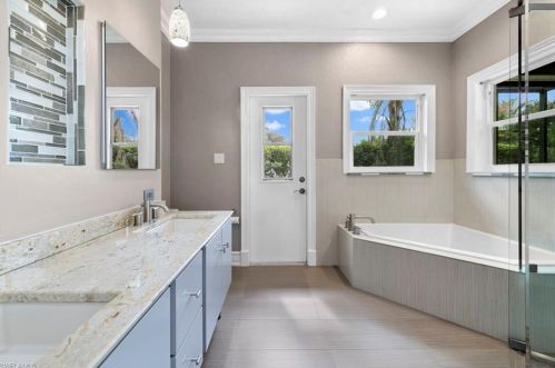 2291 Oakes Blvd, Naples FL  34119-1371 exterior