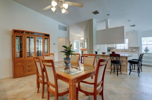 10652 Hartwick Dr, Fort Pierce FL  34987-1923 exterior