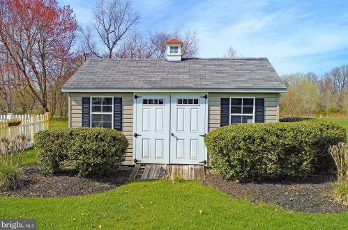 17 Nicole Ct, Auburn NJ 08085-3448 exterior