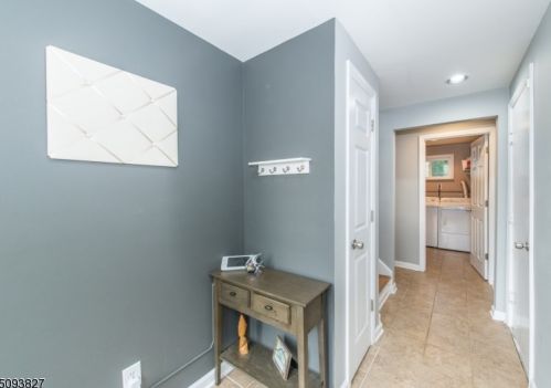 36 Riverside Dr, Parsippany NJ  07834-2133 exterior