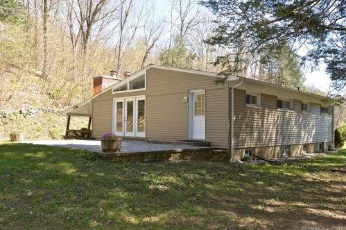 447 Carter Rd, Plymouth, CT 06782-2719