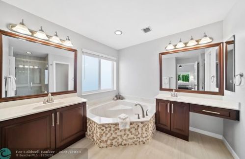 1277 144th Ter, Hollywood FL  33028-2925 exterior
