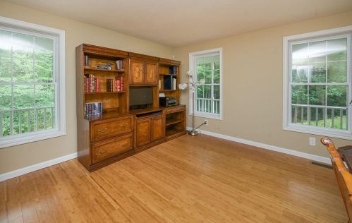 15 Coventry Ln, Salem NH 03079-1369 exterior