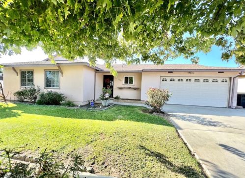 281 Versailles Pl, Riverside, CA 92501-1145