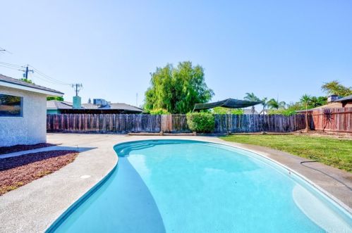 308 Stadium Rd, Madera CA  93637-5354 exterior