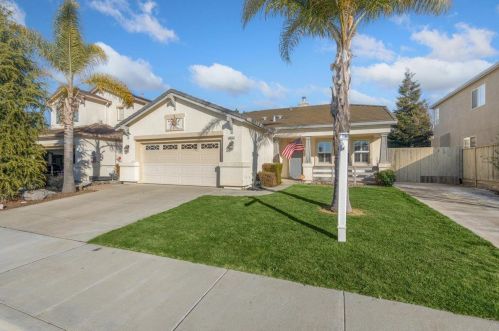 1521 Liberty Ct, Hollister, CA 95023-5688