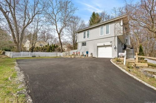 292 State Rd, Briarcliff, NY 10510-1407