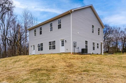 1209 Lombardy St, Greensboro, NC 27405-6020