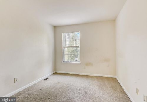 53 Vlg Dr, Collegeville PA  19473-2314 exterior