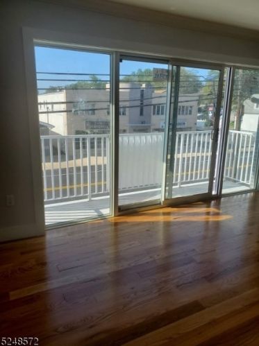 60 Westfield Ave, Clark NJ  07066-3225 exterior