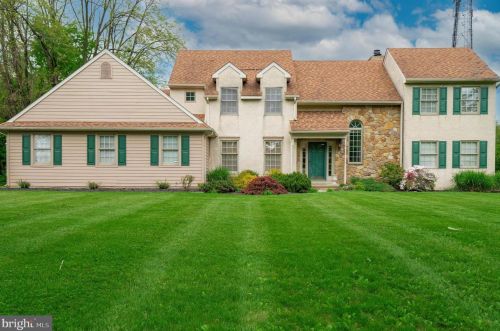 1380 Brookcroft Ln, Boothwyn, PA 19060-1818