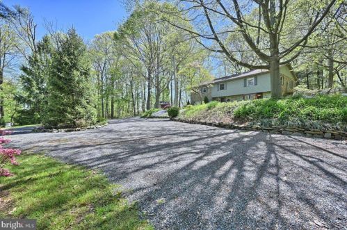534 Truce Rd, Smithville, PA 17560-9666