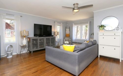41 Rogers Ln, Yorktown Hgts, NY 10598-6530