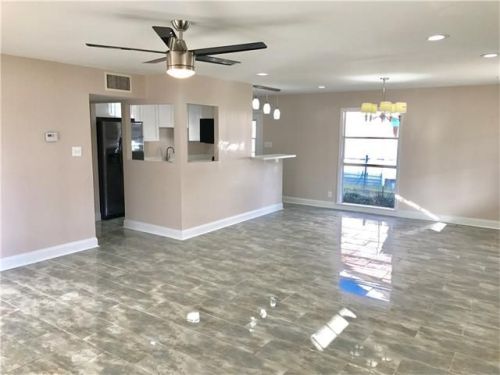 526 Fairlawn Dr, Gretna, LA 70056-4017