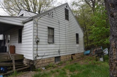 600 Howard St, Ambridge, PA 15003-1648