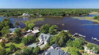102 Deer Cove Rd, Hampstead, NC 28443-2398