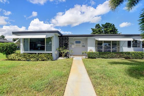 657 High Point Dr, Delray Beach, FL 33445-3381