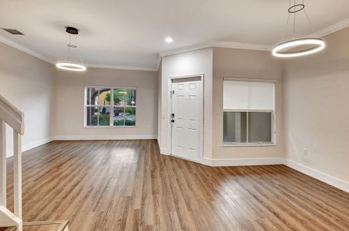 111 Lake Monterey Cir, Boynton Beach, FL 33426-8436