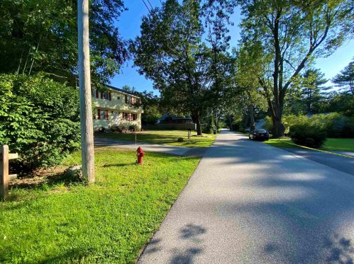 8 Summit Ave, Derry, NH 03038-2722