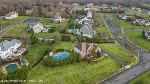 1 Vail Ln, East Freehold NJ  07728-8487 exterior