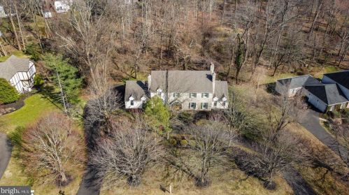 1316 Heller Dr, Yardley, PA 19067-2714
