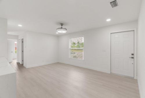 1750 Seacrest Blvd, Boynton Beach FL  33435-2245 exterior