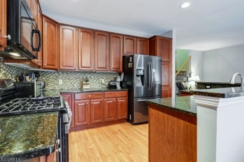 57 La Costa Dr, Annandale NJ  08801-1664 exterior