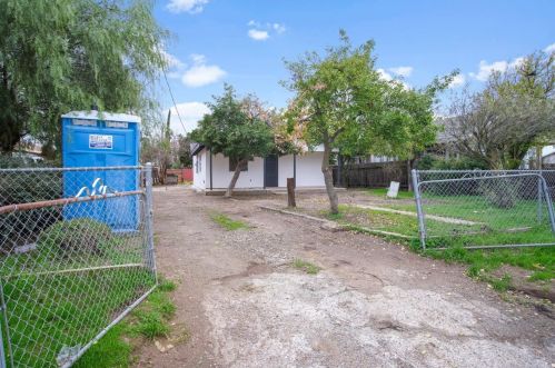13275 Marshall St, Le Grand CA  95333-9762 exterior