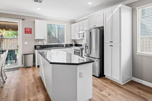 7018 Westminster Ct, Vacaville CA  95687-8254 exterior