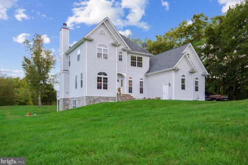 4232 Lawnvale Dr, Gainesville, VA 20155-1100