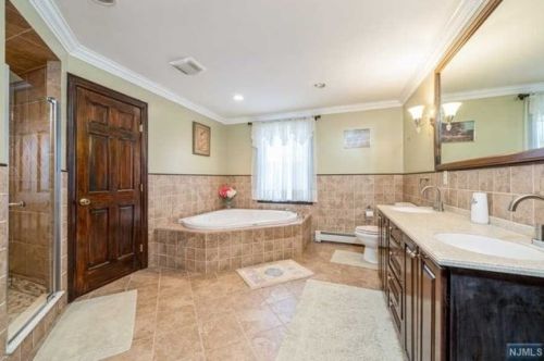 2 Sheba Dr, Wantage NJ  07461-4829 exterior