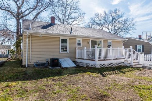 298 England St, Cumberland RI  02864-7209 exterior