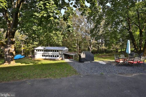 126 Dark Hollow Rd, Pipersville PA  18947-9369 exterior