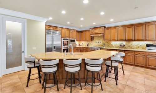 2177 Silverstar St, Simi Valley CA 93065-0592 exterior