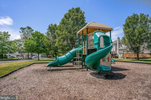 1109 Oxford Cir, Lansdale PA 19446-6653 exterior