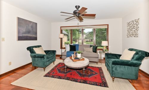 12427 Golf Dr, Thiensville WI  53092-2462 exterior