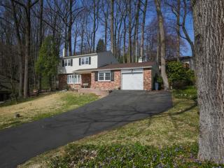 2761 Arrowhead Dr, Langhorne, PA 19053-3236