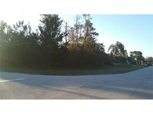 1906 Gatewood Dr, Deltona, FL 32738-4222
