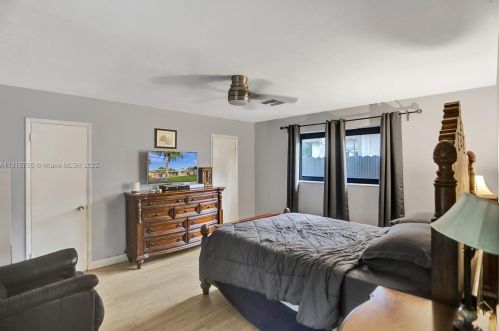 2003 37th Ave, Hollywood FL  33021-4320 exterior