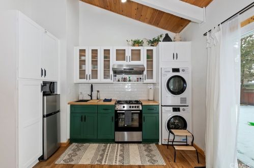 332 Brewer Way, Big Bear City CA  92314-9529 exterior