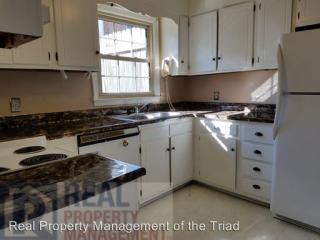 110 Charlestowne Cir, Winston Salem NC  27103-5716 exterior