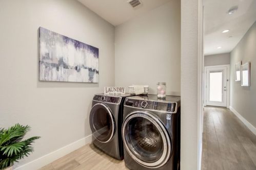 2624 Inyo Ave, Oakland CA  94601-1324 exterior