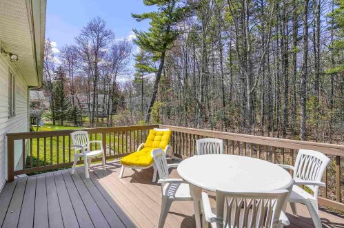 24 Briallia Cir, Newmarket NH  03857-2194 exterior