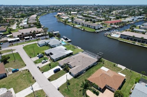 3918 12th Ave, Cape Coral, FL 33904-7946
