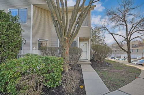 2 Brigade Ct, Bedminster NJ  07921-1838 exterior