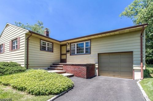 19 Glenwood Rd, Fanwood, NJ 07023-1424