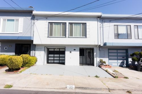 22 Peter St, Daly City, CA 94014-2137